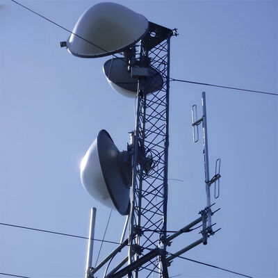 Tour de transmission de radiodiffusion FM TV haute puissance galvanisée à chaud de 20m-200m pour la transmission de signaux de radio et télévision