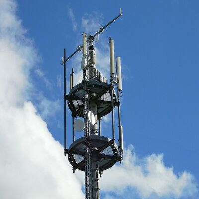 11 17 23M tour de communication compacte extérieure en acier galvanisé tubulaire monopôle efficace de l'espace 5G 4G Wifi