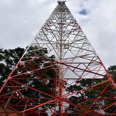 Tour galvanisée angulaire de télécommunication d'immersion chaude de faible entretien de 3 jambes durée de vie de 30 ans
