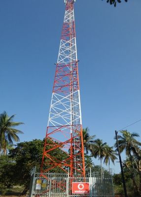 Internet autonome 5G Télécommunication Antenne à 3 pattes Tour d'acier angulaire