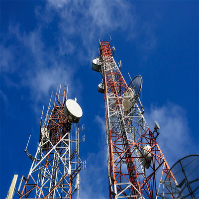 Conception d'un abri de télécommunications 60m 4 jambes tour en acier angulaire en treillis d'angle radio antenne 4g équipement sans fil