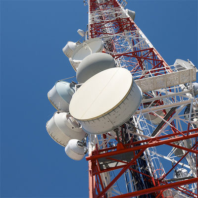 Tour en acier à angle galvanisé à 4 jambes 50M Télécommunication cellulaire Mast angulaire