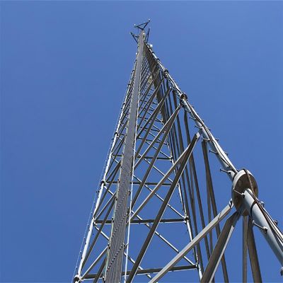 15m 20 30 40 50 M sur le toit communication par micro-ondes réseau antenne radio mât 3 jambes tour en acier tubulaire