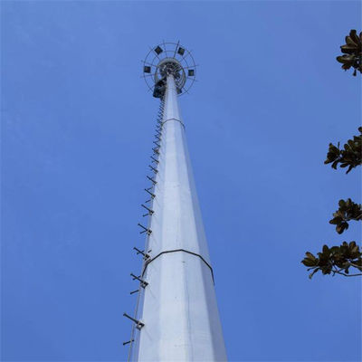 Entreprise de télécommunications autonome, petite entreprise, antenne cellulaire, pylône 5g, réseau de 20 pieds, plateforme, toit, tour.