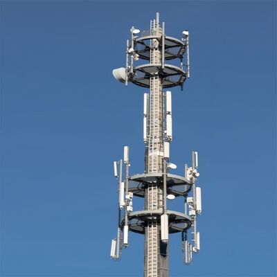 Tour de télécommunications Monopole construite à partir d'acier doux et à haute résistance à la traction avec le code de conception EN 1991-1-4 et EN 1993-3-1 pour les performances