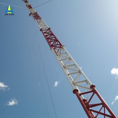 Tour en fil de fer galvanisé conçue pour maximiser la hauteur avec une utilisation minimale de matériaux structurels basée sur les codes de conception ANSI/TIA-222-G-H-F