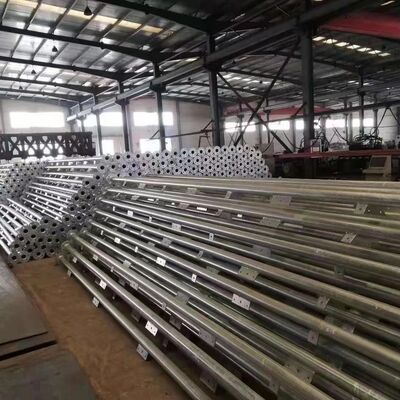 Tour d'acier tubulaire à 3 pattes de grande portée fournissant un solide soutien structurel