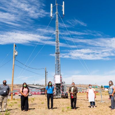 Tour en treillis télescopique 15-30M Chariot en acier galvanisé Antenne de communication montée 40M/S Résistant au vent