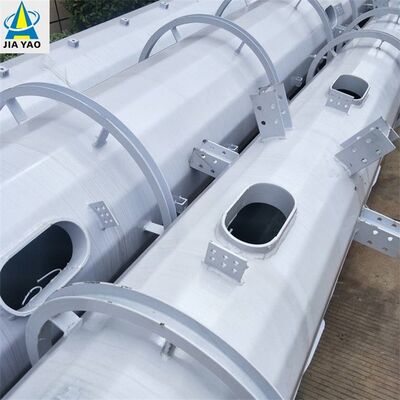 Monopole Tower est une tour de télécommunications cylindrique compacte construite à partir d'acier de qualité ASTM A36 et ASTM A572 Gr50 pour une durabilité