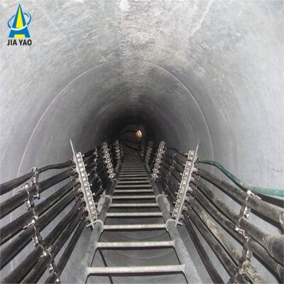 Monopole Tower est une tour de télécommunications cylindrique compacte construite à partir d'acier de qualité ASTM A36 et ASTM A572 Gr50 pour une durabilité