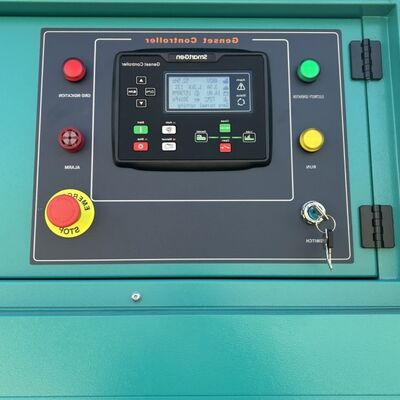 Tour télescopique lourde avec déviation verticale inférieure à un pour mille offrant des performances pour les tâches de communication et d'éclairage