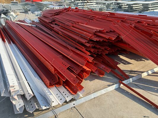 Corps de tour triangulaire à 3 jambes angulaires en acier avec inclinaison égale ou variable et section transversale en acier angulaire pour la communication