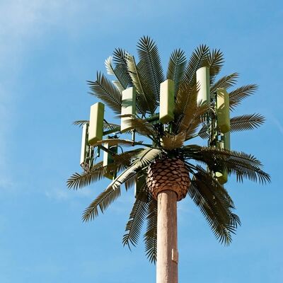 Tour Arbre Bionique de 38M construite en acier galvanisé et plastiques résistants aux UV, garantissant durabilité et résistance à la corrosion