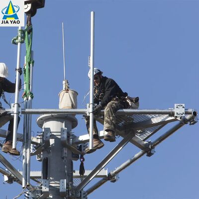 Antenne multiple de tour de communication monopôle durable d'acier au carbone de 18 22 38M compatible pour le réseau 4G 5G