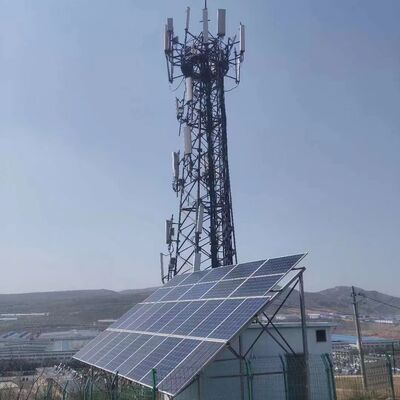 Tour de communication compatible d'énergie renouvelable pour la surveillance du parc solaire de parc éolien