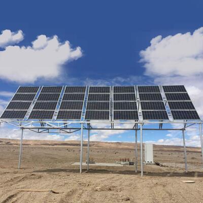 Tour de communication compatible d'énergie renouvelable pour la surveillance du parc solaire de parc éolien