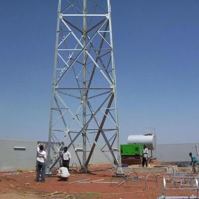 Tour en acier d'angle à 3 pattes galvanisée par immersion chaude rentable pour 5G rural