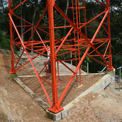 Tour en acier de communication d'angle à pattes de la taille 3 faite sur commande pour la transmission de signal de micro-onde