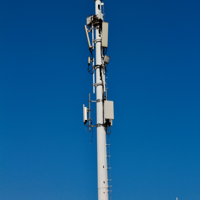 tour unipolaire adaptée aux besoins du client par couleur de 36 mètres pour le déploiement du parc central de la ville 5G