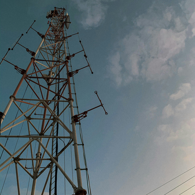 la bride de 45M a connecté l'entretien facile de tour de télécom de 3 tubes pour le hub de terminal d'autobus