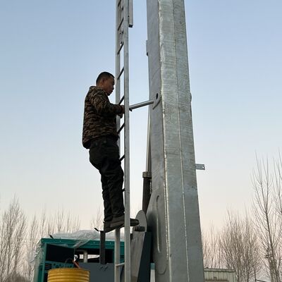 Tour de mât en acier télescopique portable de 12 à 25 m pour station de base mobile et surveillance temporaire des événements avec système de levage électrique et base de déploiement rapide