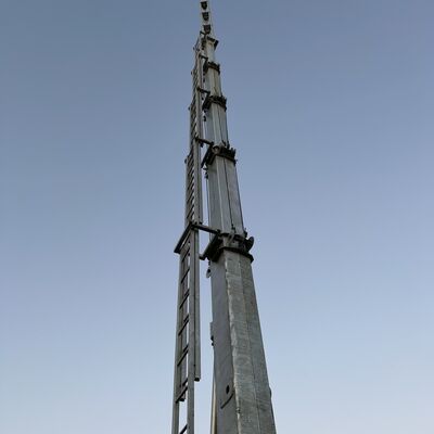 Tour de mât en acier télescopique portable de 12 à 25 m pour station de base mobile et surveillance temporaire des événements avec système de levage électrique et base de déploiement rapide
