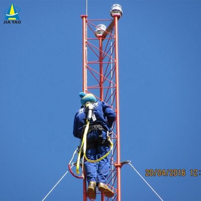 Tour métallique haubanée ultra haute pour la diffusion radio TV longue portée Mât en treillis robuste standard ANSI/TIA-222 avec système d'ancrage en acier trempé